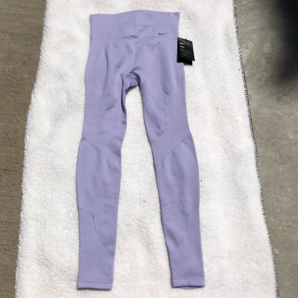 NWT Nike Sculpt Fit Light Purple Leggings - Picture 5 of 10